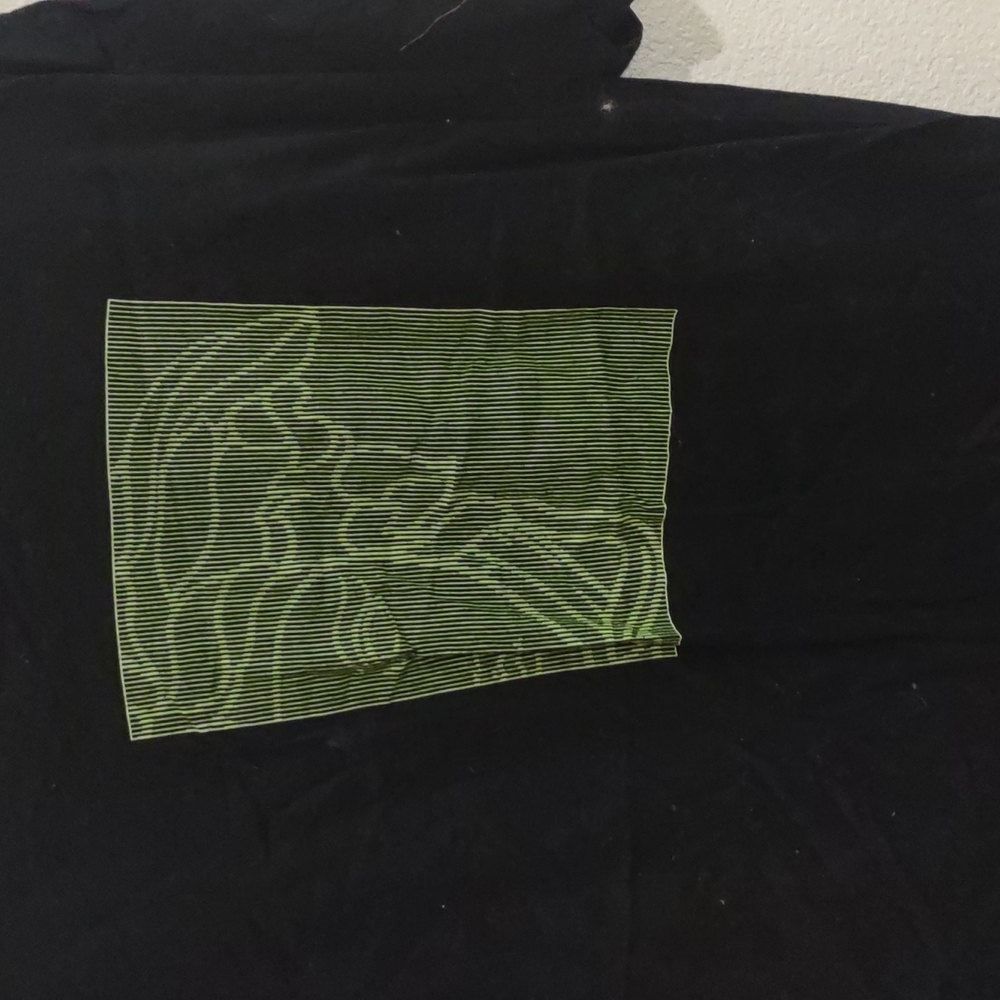 YOUNG VERSACE BLACK AND GREEN TEE. - Picture 3 of 4